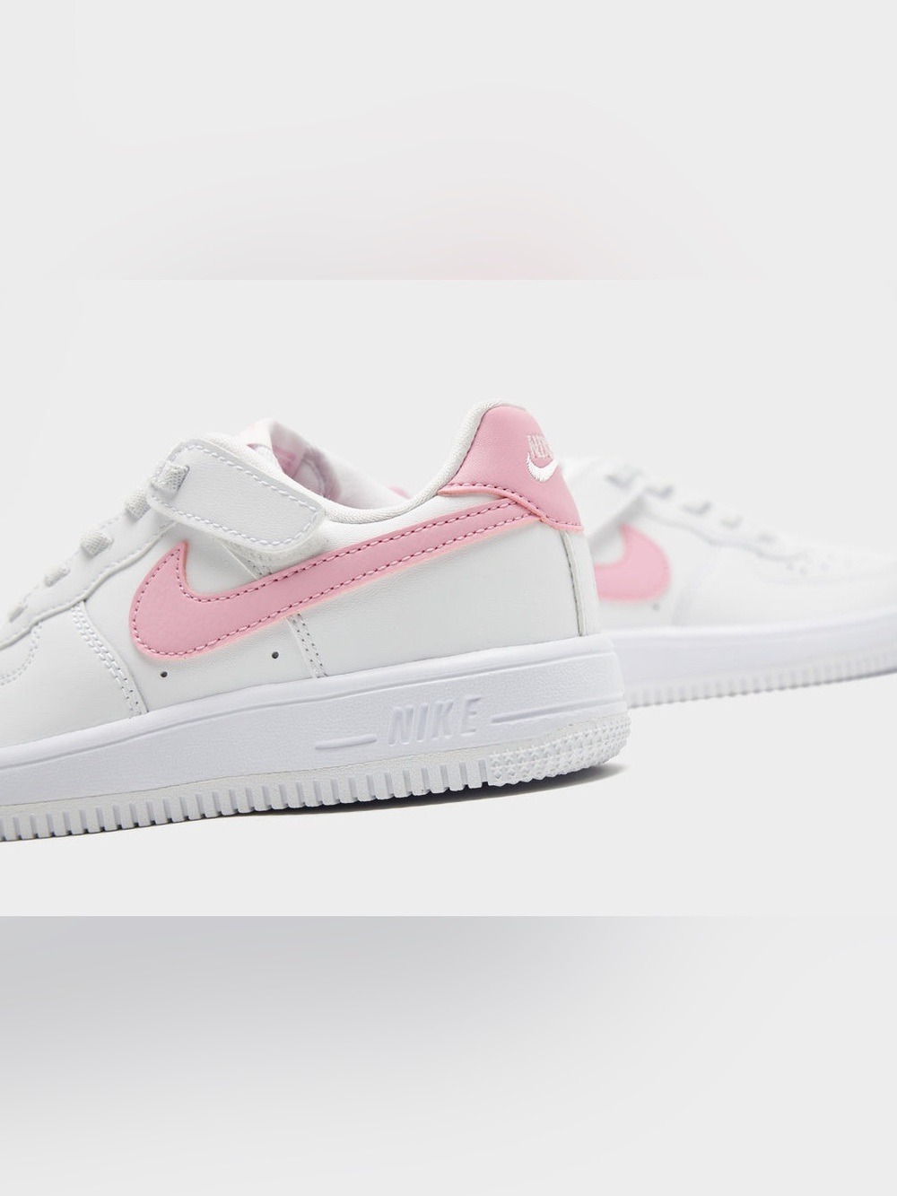 Nike Force 1 Low EasyOn Little Girls Sneaker with Velcro Closure - Picture 2 of 10